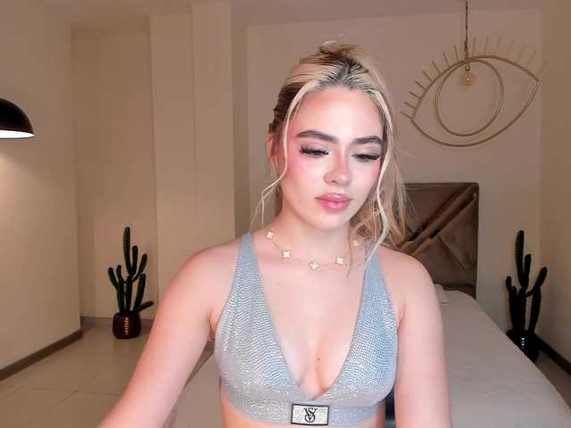 JuanitaClay live webcam show