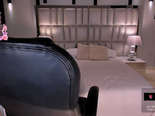 JuanitaClay live cam on BongaCams