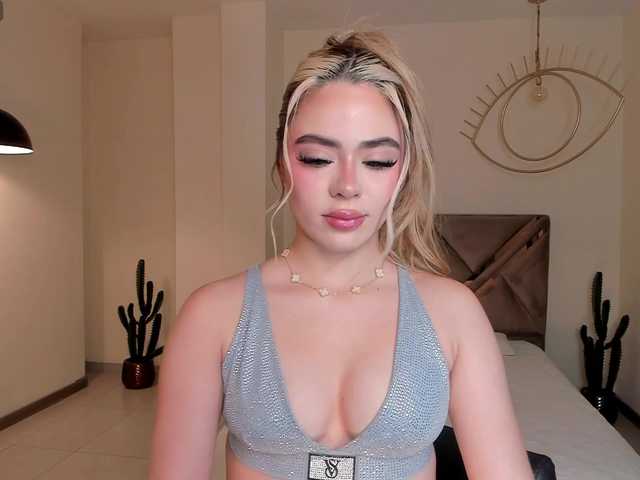 JuanitaClay live webcam show