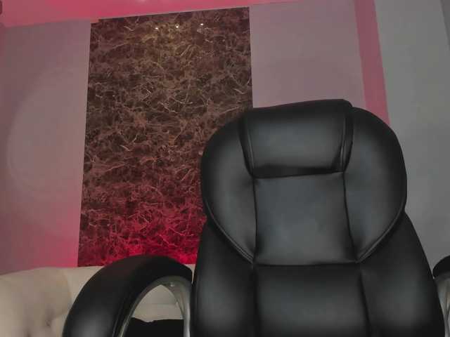 JuanitaClay's BongaCams show and profile