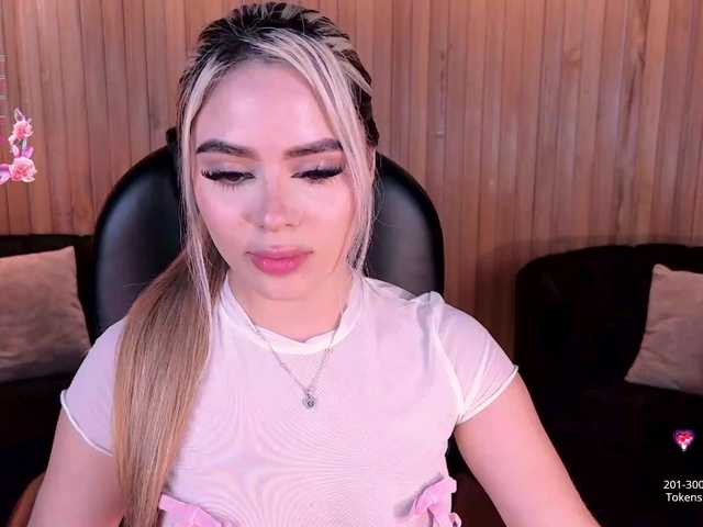 JuanitaClay live cam on BongaCams