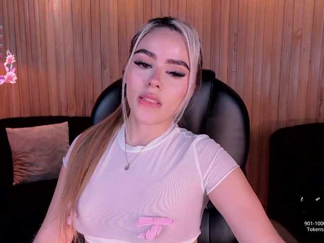 JuanitaClay live cam on BongaCams