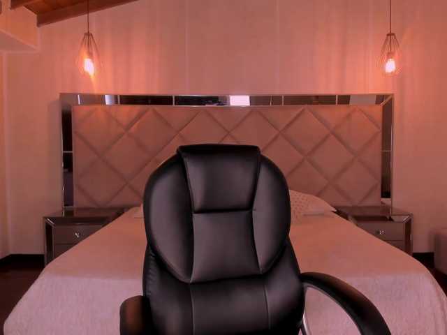 JuanitaClay live cam on BongaCams