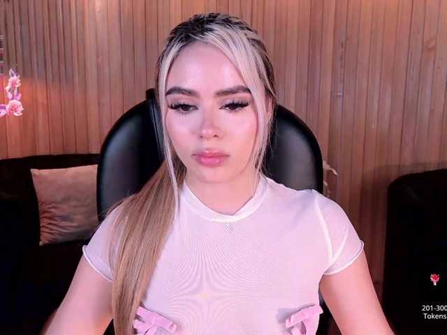 JuanitaClay live cam on BongaCams