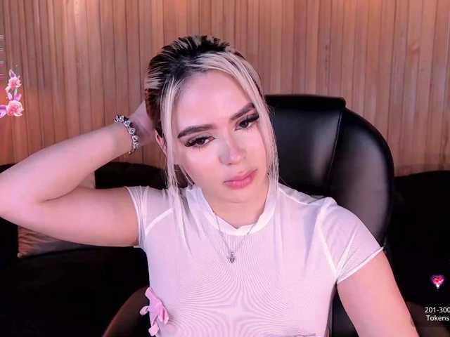 JuanitaClay live cam on BongaCams
