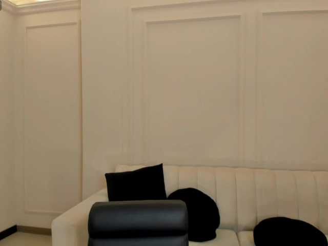 JuanitaClay live cam on BongaCams