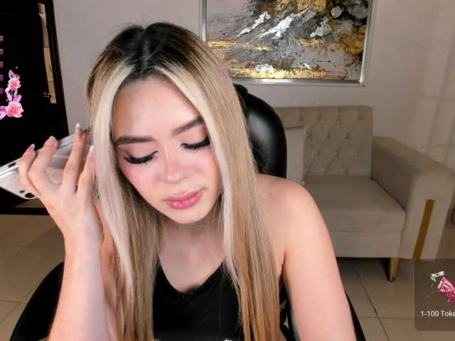 JuanitaClay live cam on BongaCams