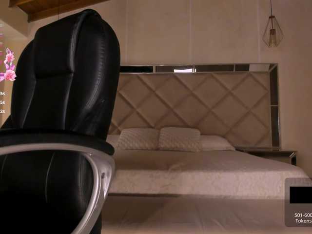 JuanitaClay live cam on BongaCams