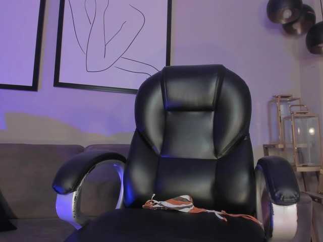 JuanitaClay's BongaCams show and profile