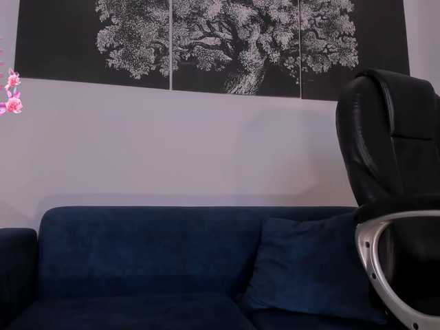 JuanitaClay live cam on BongaCams
