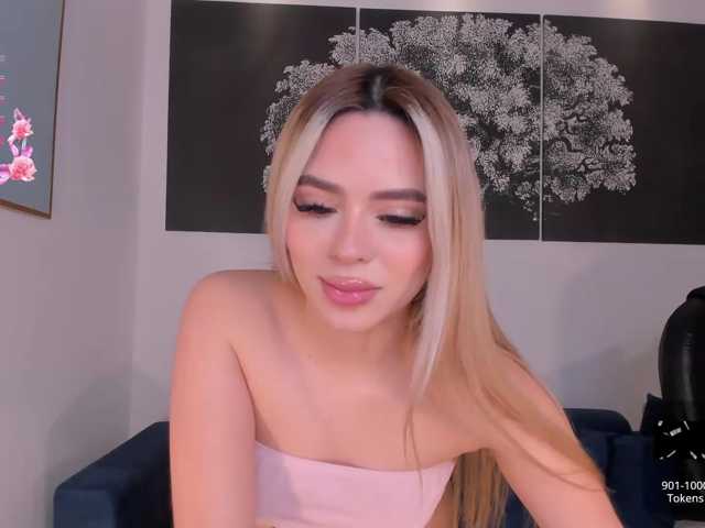 JuanitaClay live cam on BongaCams