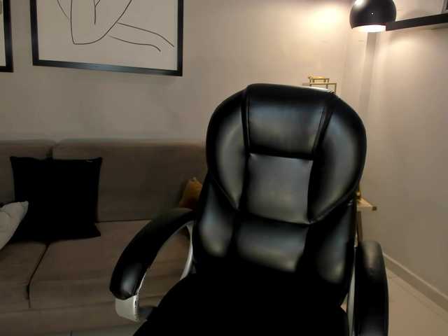 JuanitaClay's BongaCams show and profile