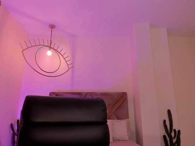  JuanitaClay chat room