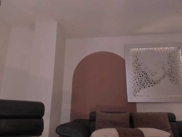 JuanitaClay live cam on BongaCams