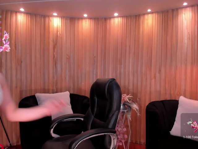 JuanitaClay live cam on BongaCams