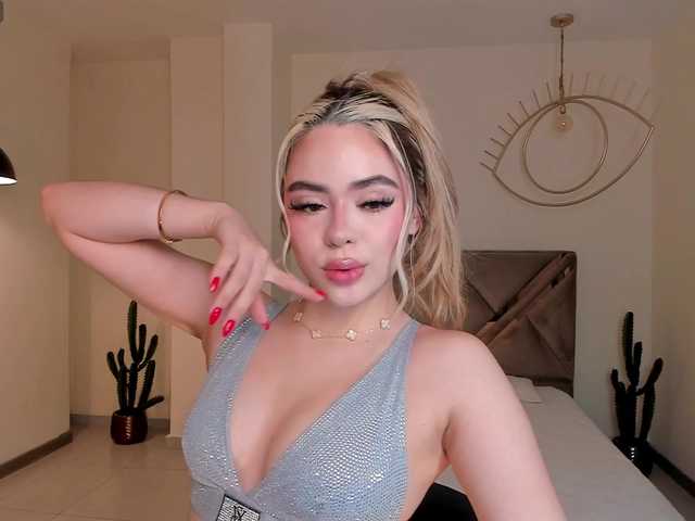 JuanitaClay live webcam show