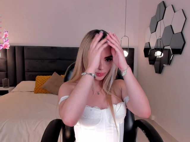 JuanitaClay live cam on BongaCams