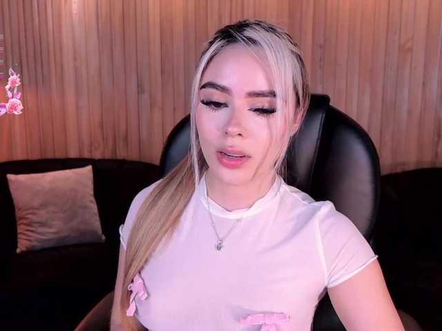 JuanitaClay live cam on BongaCams