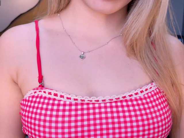 JuanitaClay live cam on BongaCams