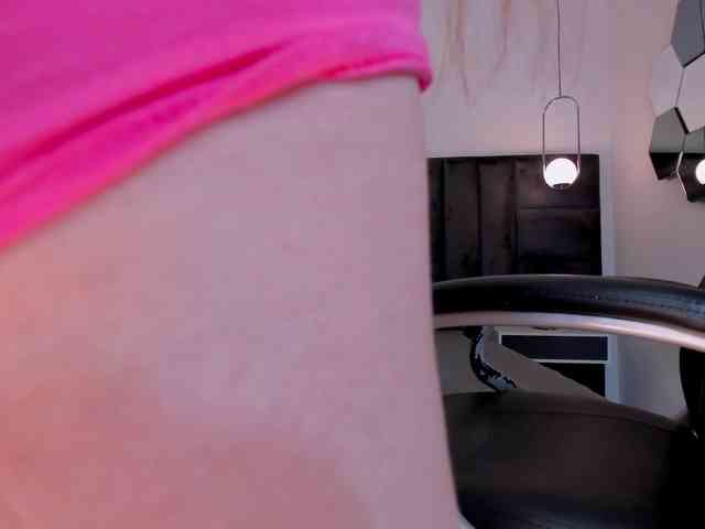 JuanitaClay webcam