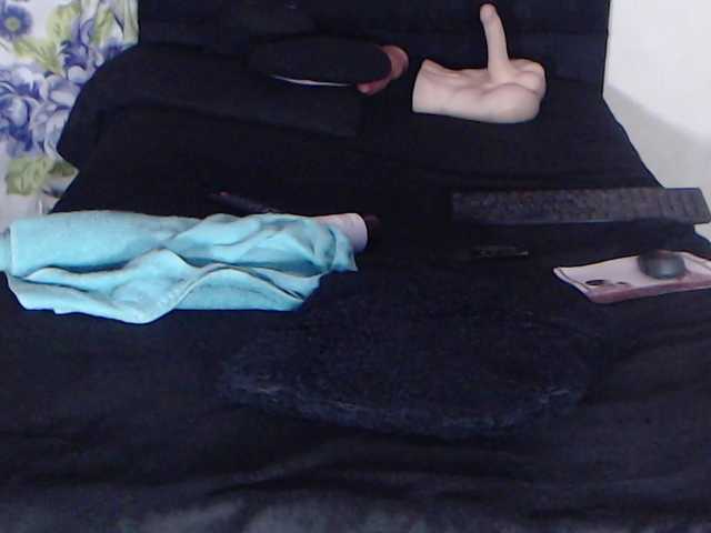 Darkiitty1 live cam on BongaCams
