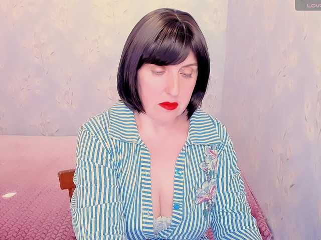 le modèle RainbowLady est en webcam porno dans un show sur le site bongacams, il possède les tags suivants: White/Caucasian,Brunette,Hairy