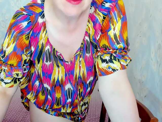 RainbowLady live cam preview