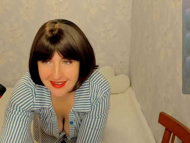 le modèle RainbowLady est en webcam porno dans un show sur le site bongacams, il possède les tags suivants: White/Caucasian,Brunette,Hairy