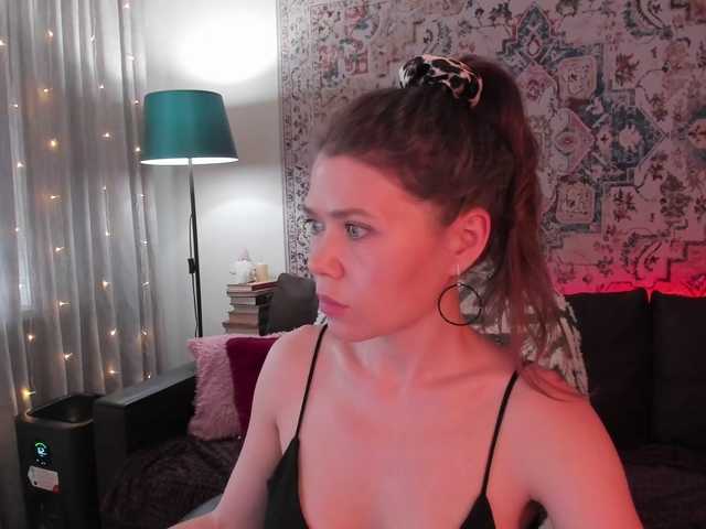 MyLittlegi live cam on BongaCams