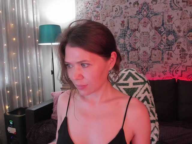 MyLittlegi live cam on BongaCams