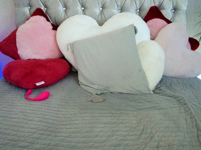 GoldenLilly live cam on BongaCams
