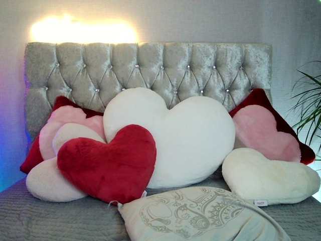 GoldenLilly live cam on BongaCams