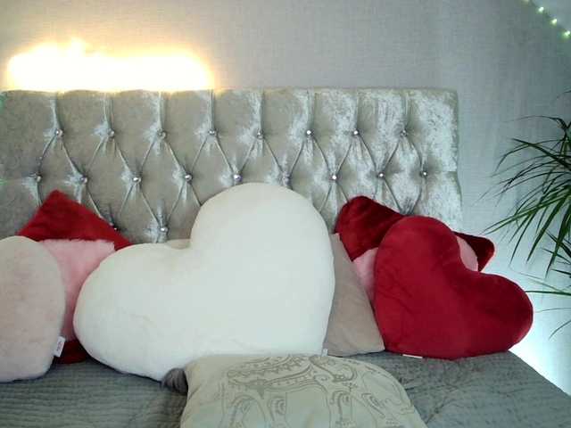 GoldenLilly live cam on BongaCams