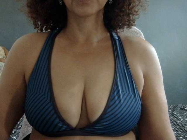 volupmilf live cam on BongaCams