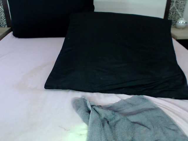MissMila live cam on BongaCams