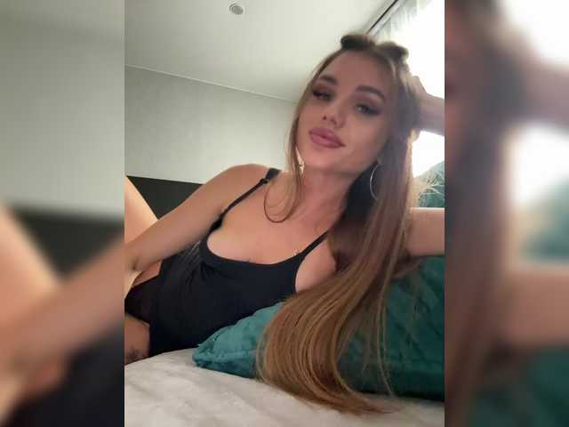 SweetyMia live cam on BongaCams