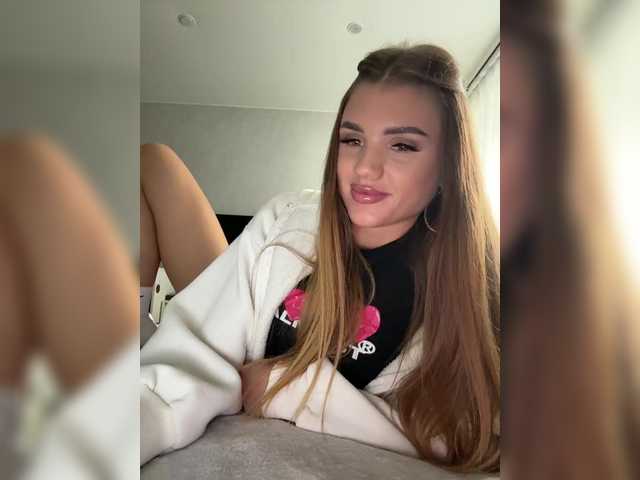 SweetyMia live cam on BongaCams