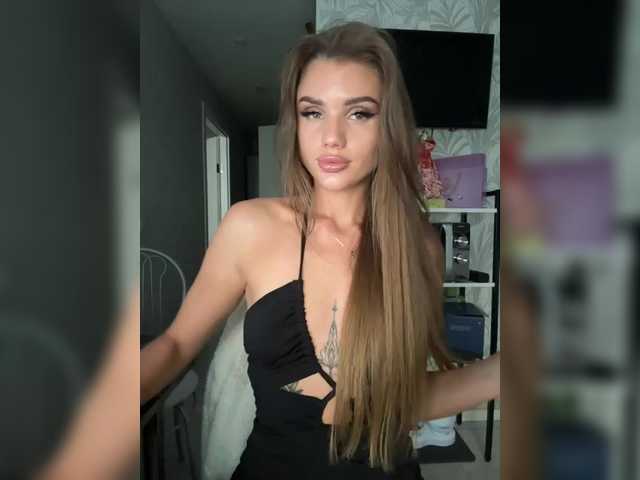 SweetyMia live cam on BongaCams