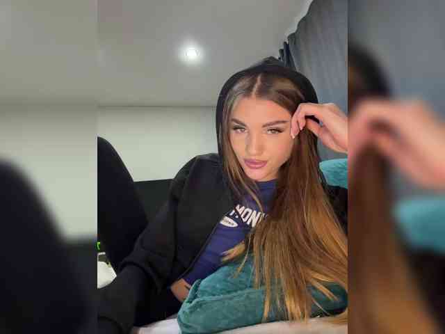 SweetyMia webcam