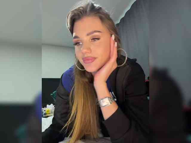 SweetyMia webcam
