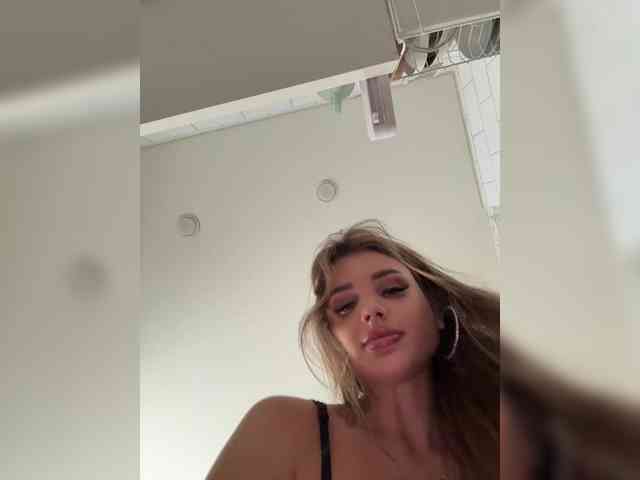 SweetyMia Sex Cam Show