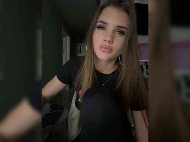 SweetyMia webcam