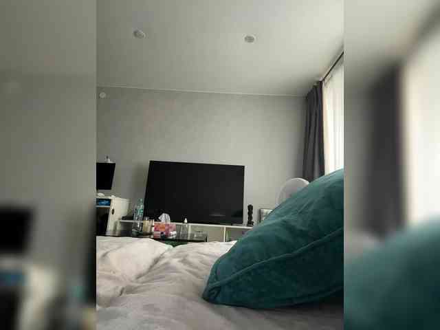 SweetyMia webcam