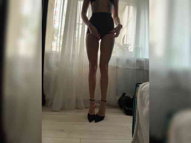 Model: SweetyMia