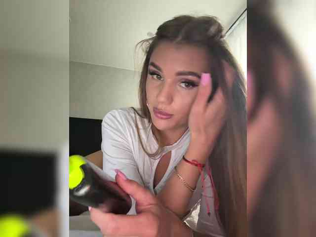 SweetyMia webcam