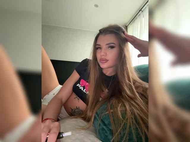 SweetyMia webcam
