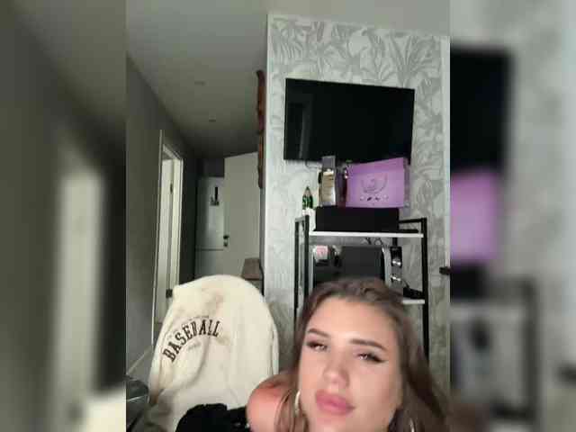 SweetyMia webcam