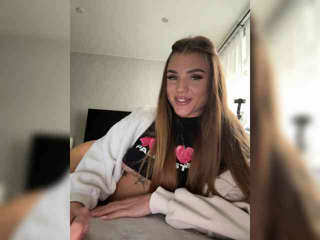 SweetyMia webcam