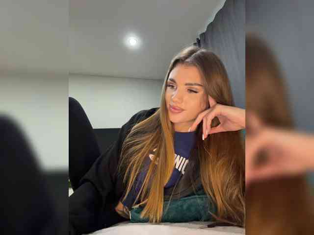 SweetyMia webcam