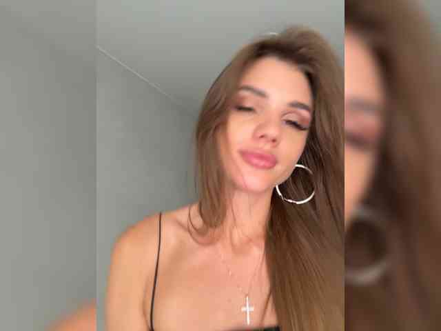 SweetyMia Live Webcam on BongaCams